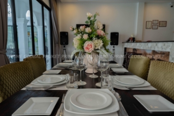 400 Sq.m Villa for Rent and Sale in Thalang