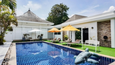 400 Sq.m Villa for Rent in Bangtao